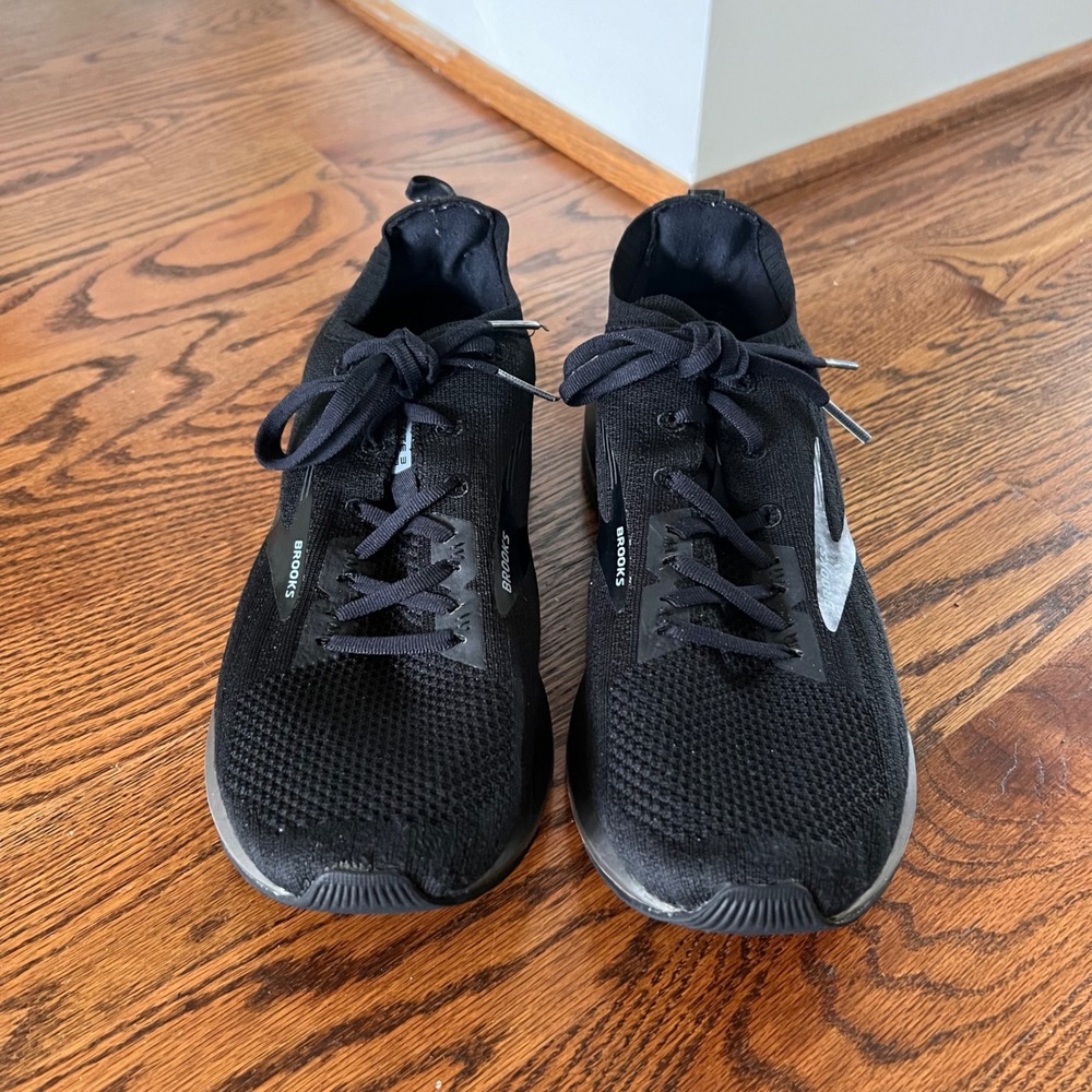 Brooks Levitate 3 Limited Edition Mens 11 Running Shoes Black Silver 1103251D071 - Picture 4 of 11